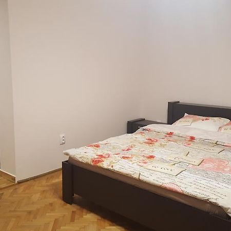 Studio Piata Sfatului - Braşov Eksteriør billede